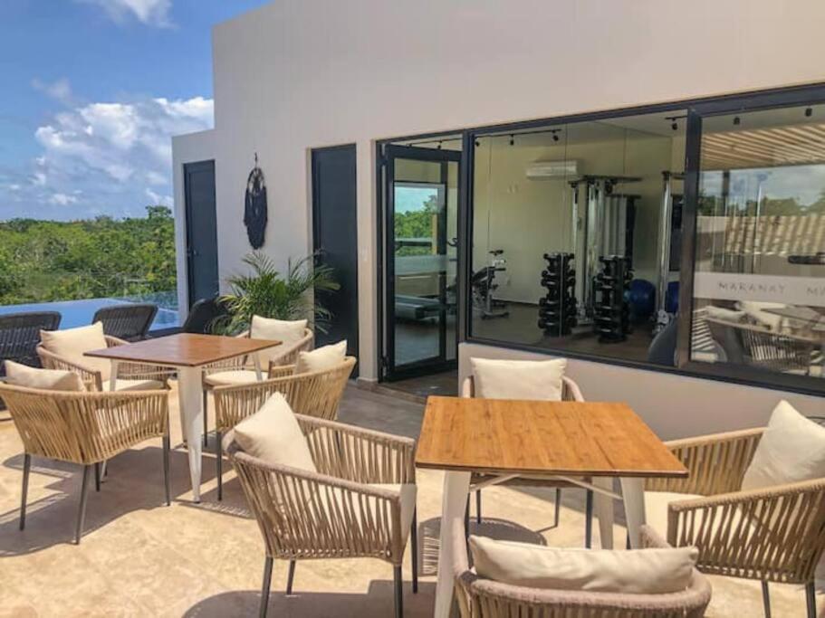 Suit Next To The Common Top Roof Exclusive Building Kingsize Bed 2 Super Pools, Gym, Grill Tulum Extérieur photo