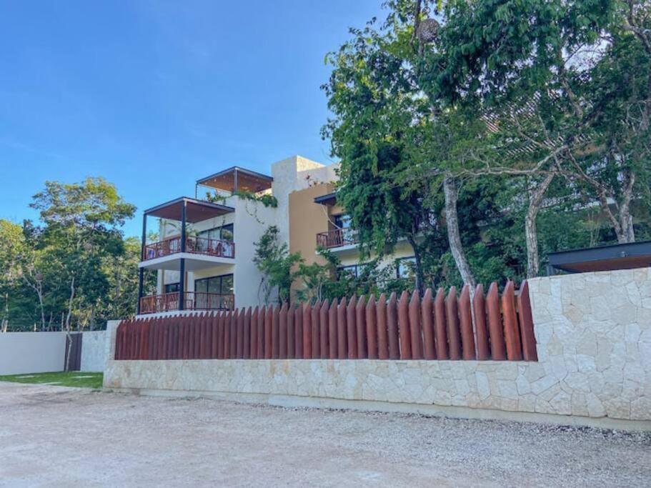 Suit Next To The Common Top Roof Exclusive Building Kingsize Bed 2 Super Pools, Gym, Grill Tulum Extérieur photo